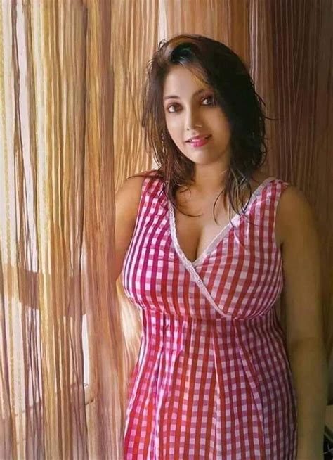 sexy bhabhi ke boobs|Free Big Tits Bhabhi Porn Videos